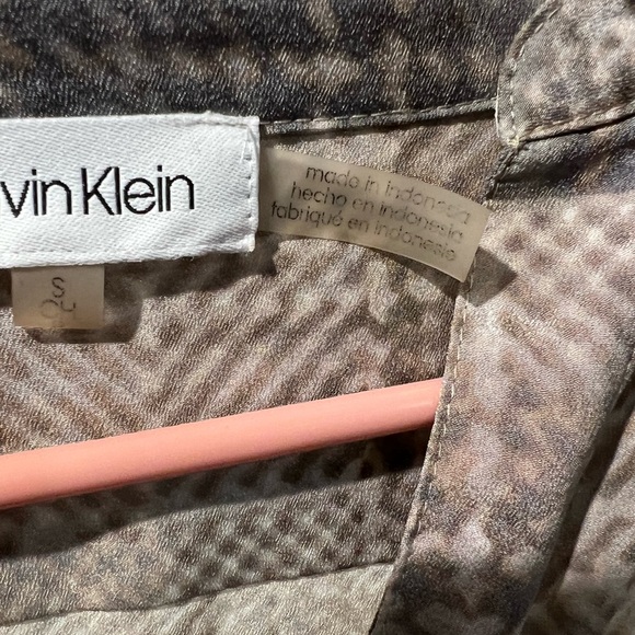 Calvin Klein blouse - Picture 3 of 7
